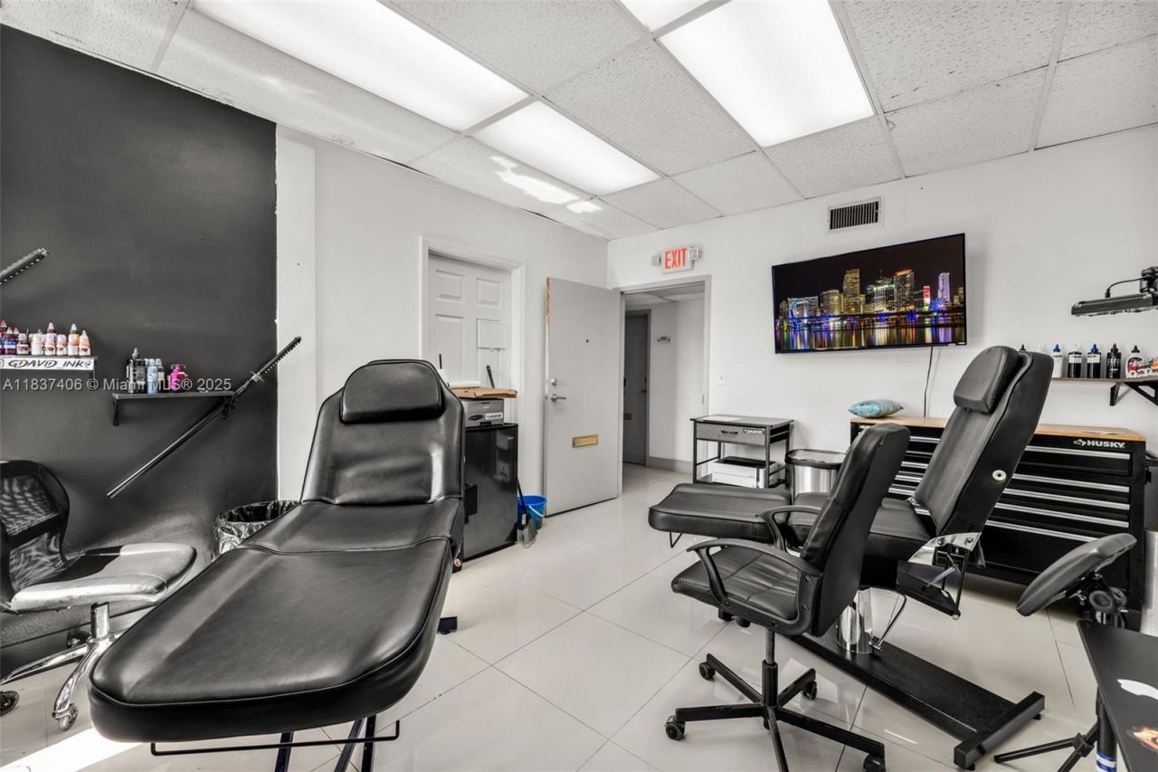 516 NW 57th Ave, Miami, FL 33126 Photo