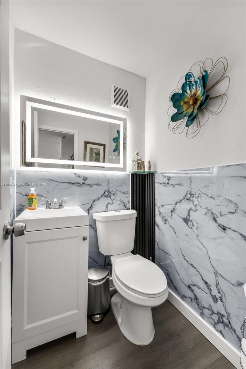 516 NW 57th Ave, Miami, FL 33126 Photo