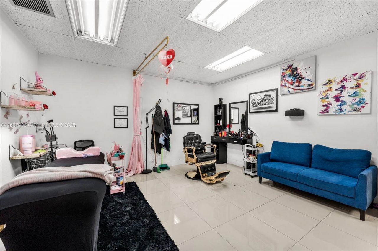 516 NW 57th Ave, Miami, FL 33126 Photo