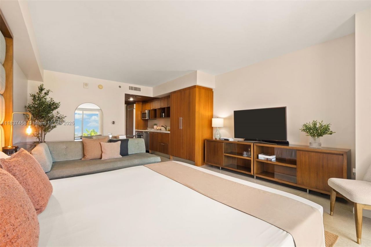 50 Biscayne Blvd, Unit 411, Miami, FL 33132 Photo