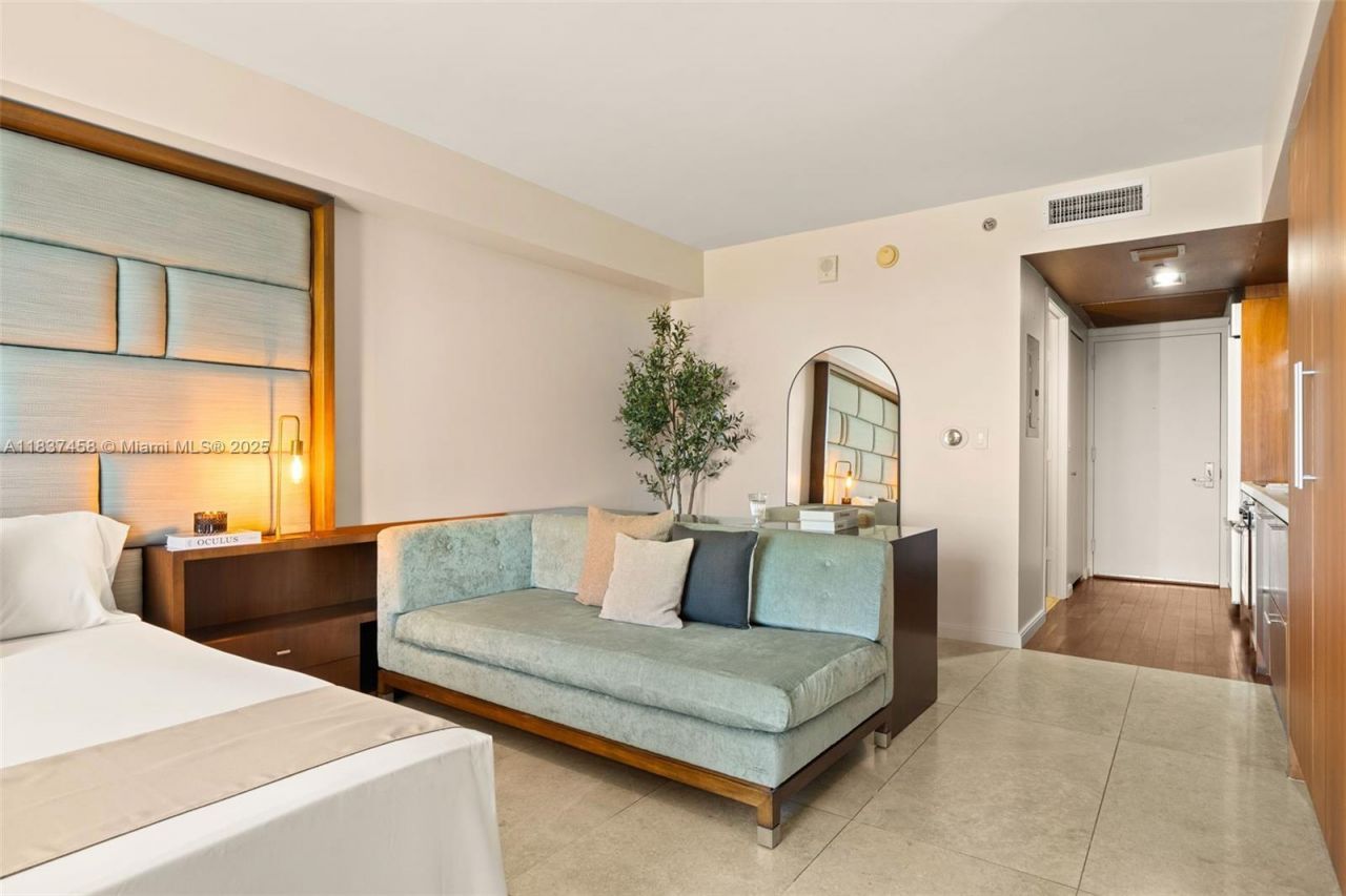 50 Biscayne Blvd, Unit 411, Miami, FL 33132 Photo