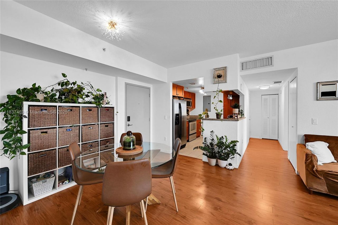 36 NW 6th Ave, Unit 701, Miami, FL 33128 Photo