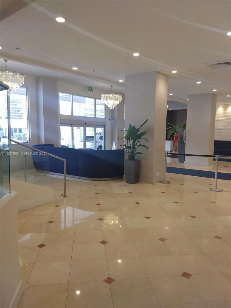 100 Lincoln Rd, Unit 1206, Miami Beach, FL 33139 Photo