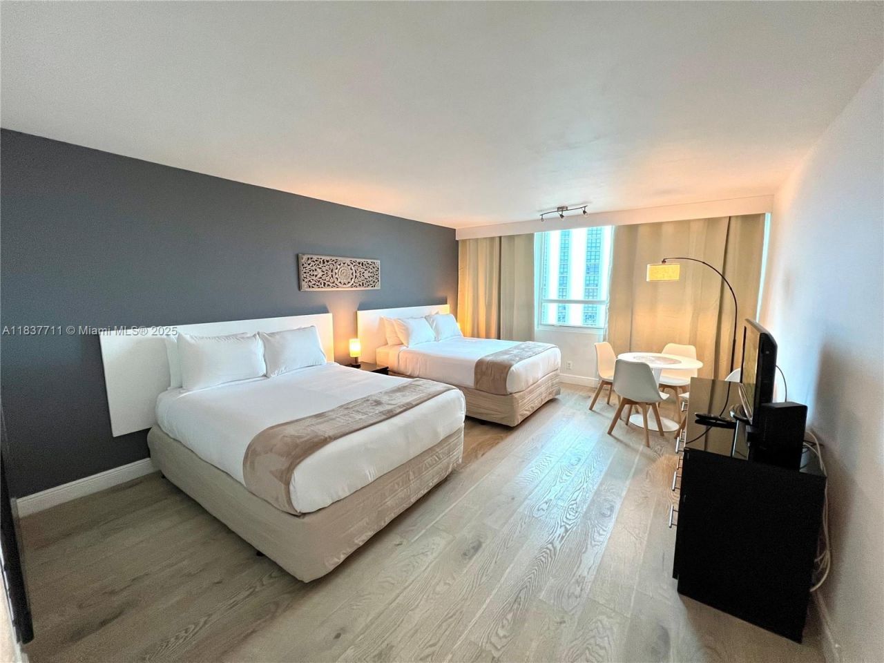 5445 Collins Ave, Unit 1515, Miami Beach, FL 33140 Photo