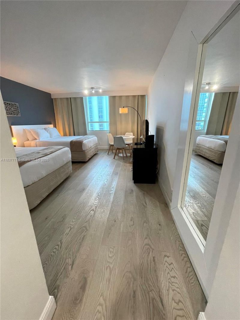5445 Collins Ave, Unit 1515, Miami Beach, FL 33140 Photo