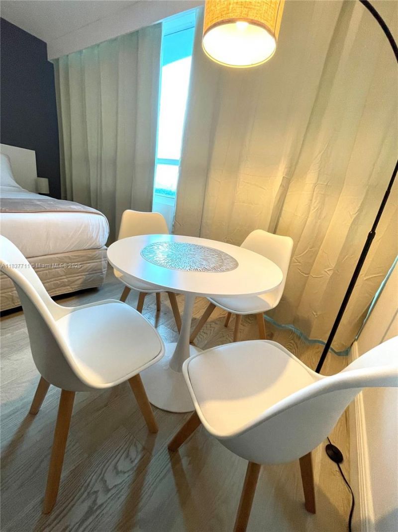 5445 Collins Ave, Unit 1515, Miami Beach, FL 33140 Photo