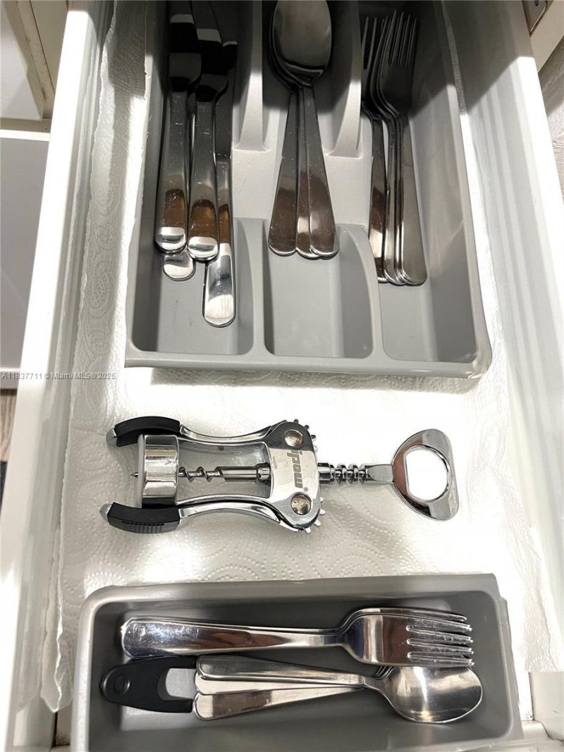 5445 Collins Ave, Unit 1515, Miami Beach, FL 33140 Photo