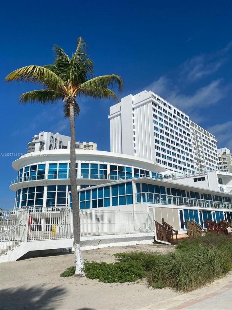 5445 Collins Ave, Unit 1515, Miami Beach, FL 33140 Photo