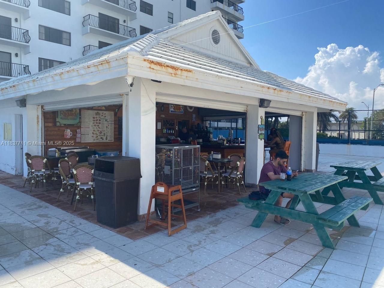 5445 Collins Ave, Unit 1515, Miami Beach, FL 33140 Photo