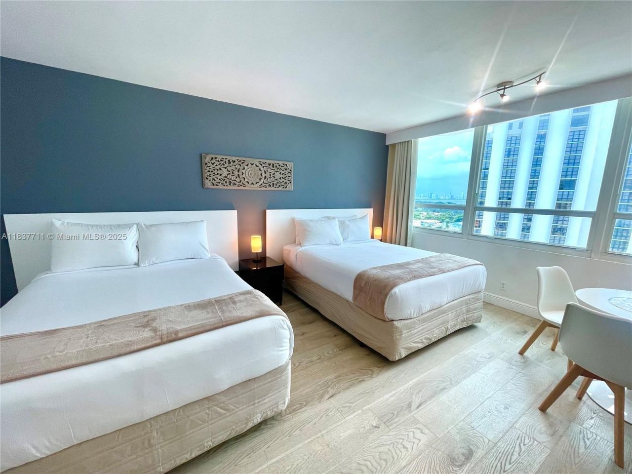 5445 Collins Ave, Unit 1515, Miami Beach, FL 33140 Photo