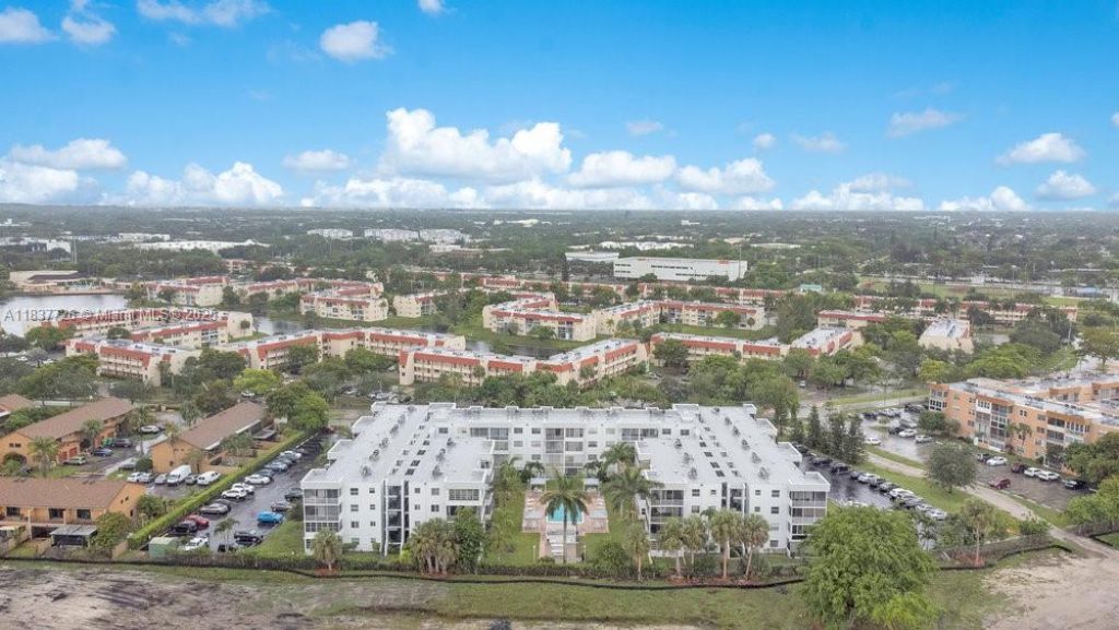 2998 E Sunrise Lakes Dr, Unit 414, Sunrise, FL 33322 Photo