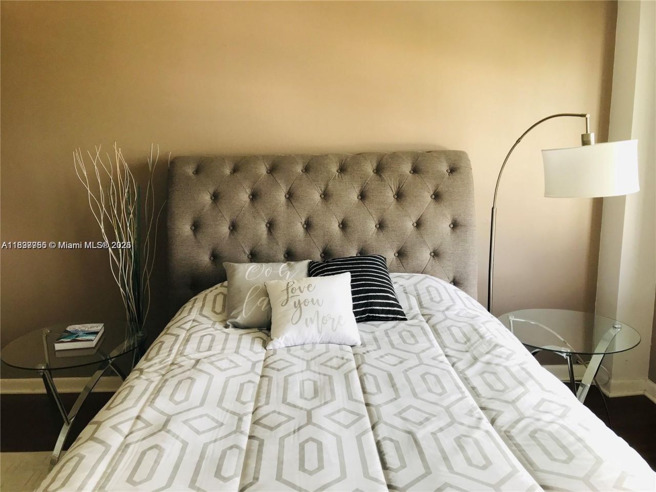 2780 NE 183rd St, Unit 2015, Aventura, FL 33160 Photo