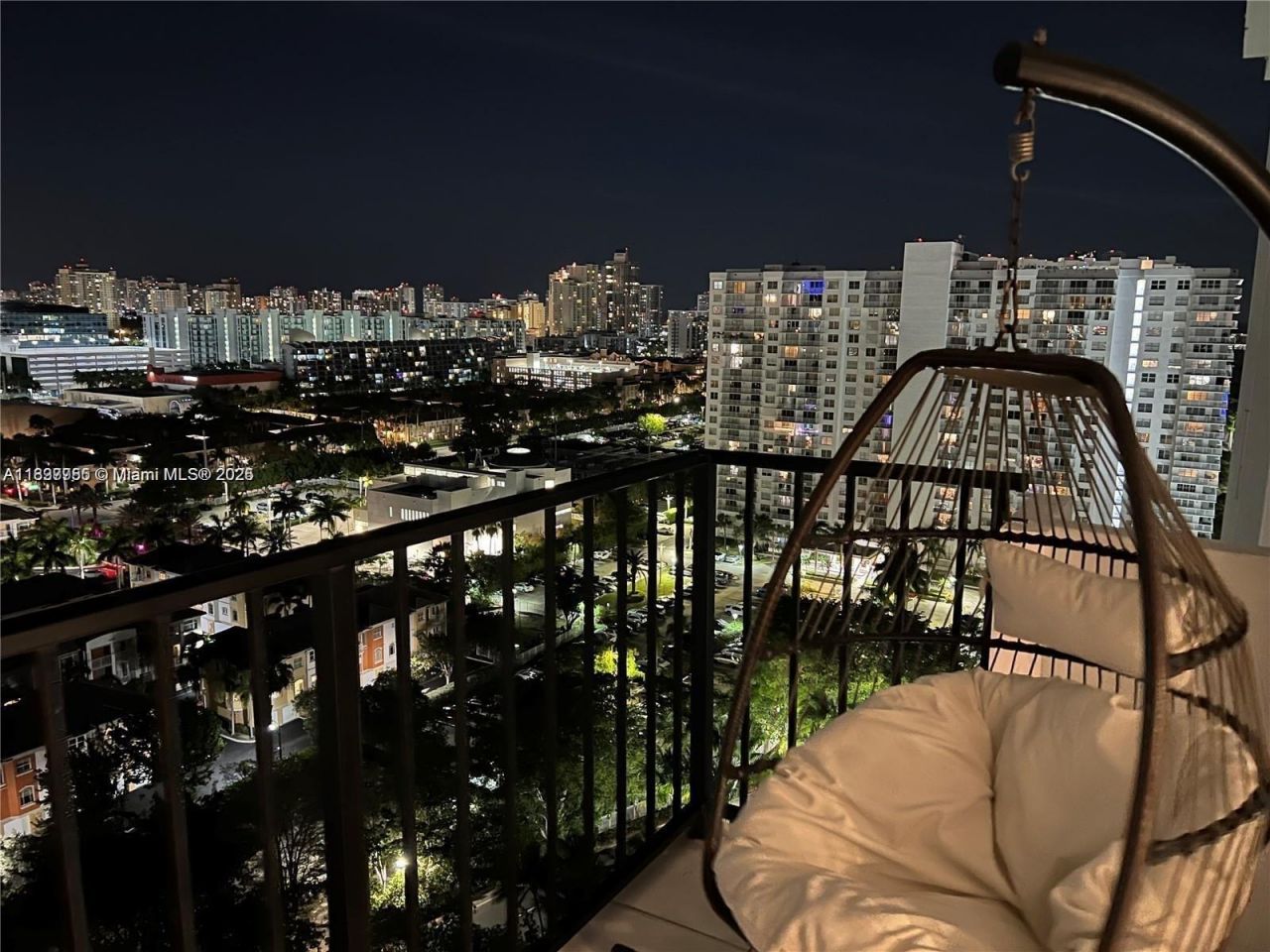 2780 NE 183rd St, Unit 2015, Aventura, FL 33160 Photo