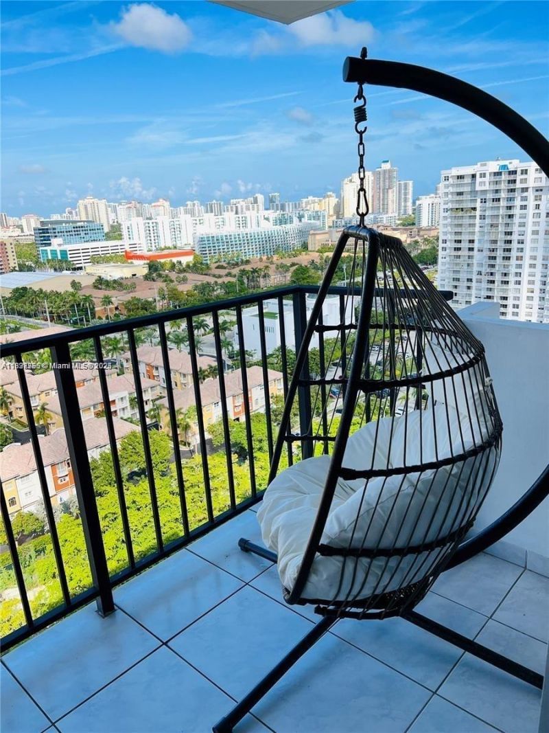 2780 NE 183rd St, Unit 2015, Aventura, FL 33160 Photo