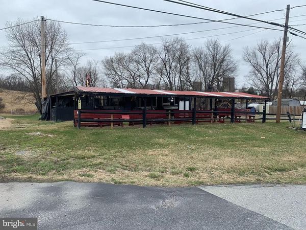 1450 HOLLY PIKE, CARLISLE, PA 17015