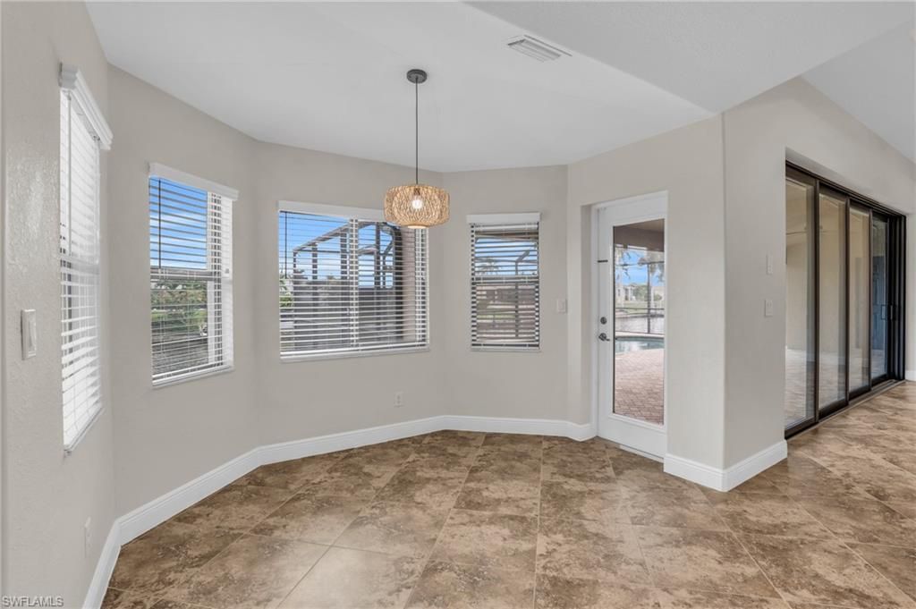 915 SE 33rd Ter, Cape Coral, FL 33904 Photo