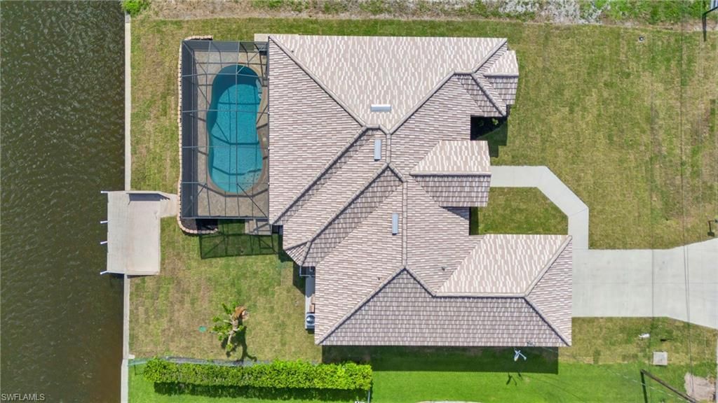 915 SE 33rd Ter, Cape Coral, FL 33904 Photo