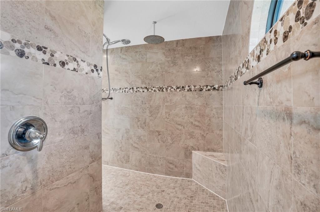 915 SE 33rd Ter, Cape Coral, FL 33904 Photo