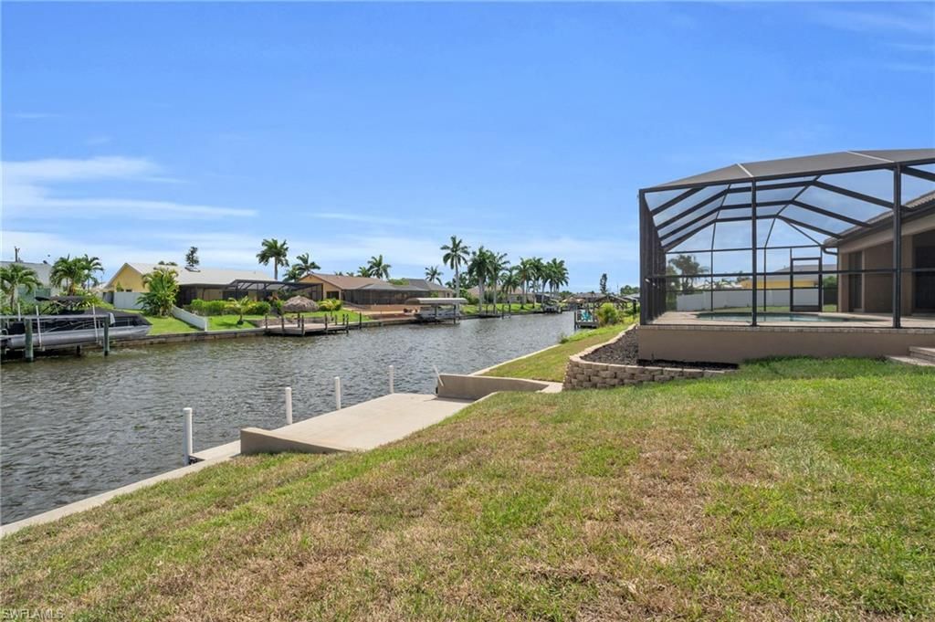 915 SE 33rd Ter, Cape Coral, FL 33904 Photo