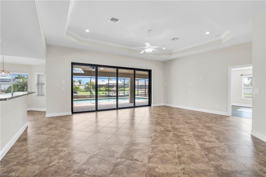 915 SE 33rd Ter, Cape Coral, FL 33904 Photo