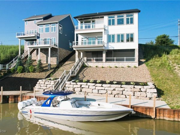 2048 Forest Drive, Eastlake, OH 44095