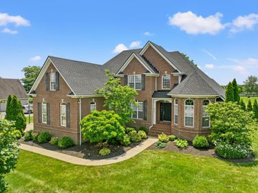 210 Whispering Brook Drive, Nicholasville, KY 40356