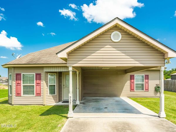 937 Lillian Michel Drive, Breaux Bridge, LA 70517