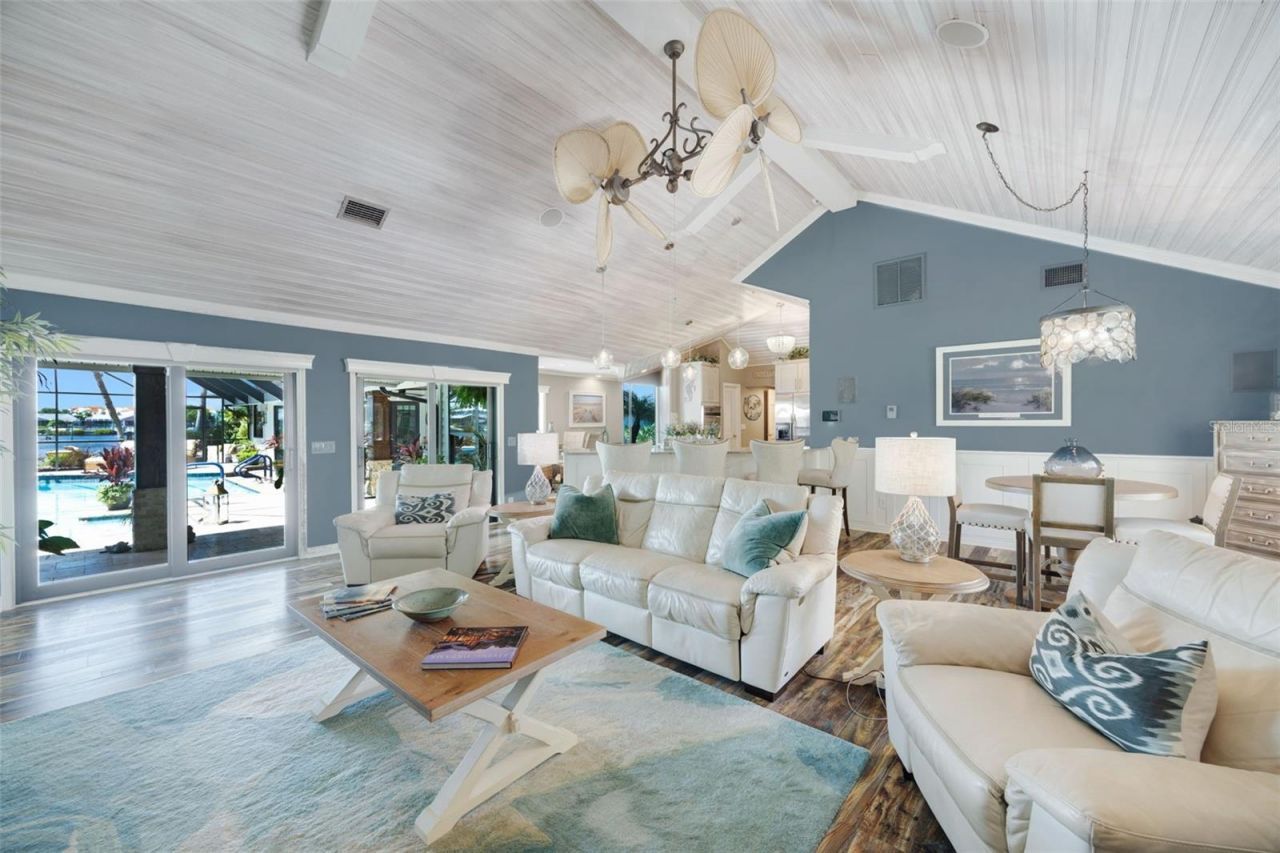 6605 Seabird Way, Apollo Beach, FL 33572 Photo