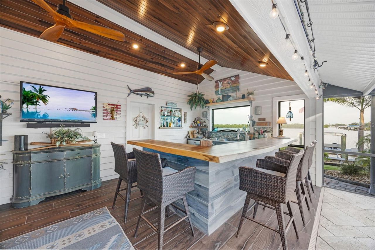 6605 Seabird Way, Apollo Beach, FL 33572 Photo