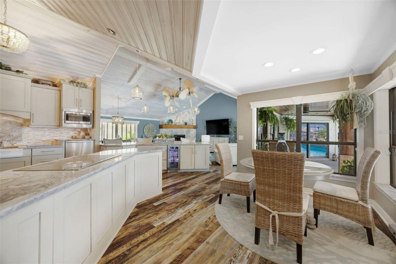 6605 Seabird Way, Apollo Beach, FL 33572 Photo