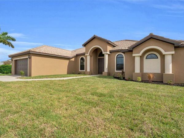 915 SE 33RD TERRACE, CAPE CORAL, FL 33904