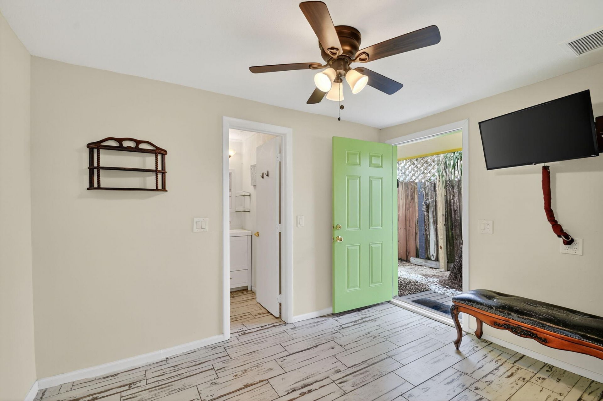 523 31st Street, West Palm Beach, FL 33407 Photo