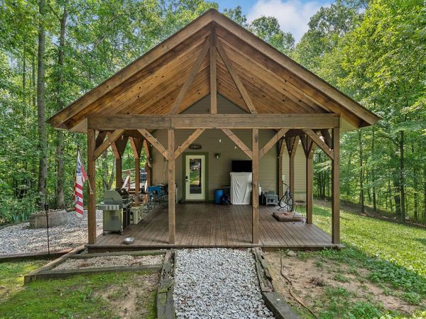 9073 McMinnville Hwy, Quebeck, TN 38579