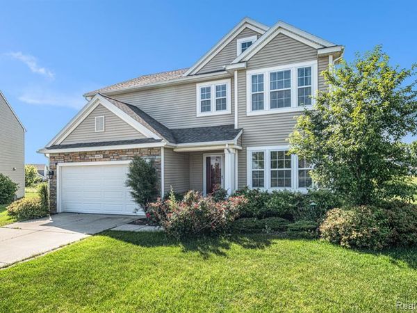 16621 Charles Town Court, Linden, MI 48451
