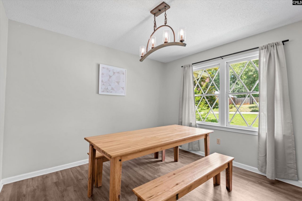 136 Sonning Road Photo 8