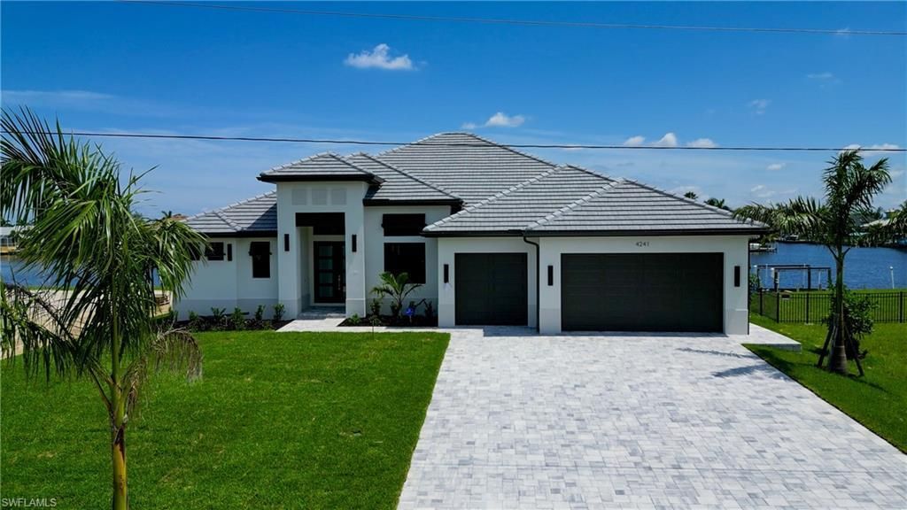 4241 NW 26th St, Cape Coral, FL 33993 Photo