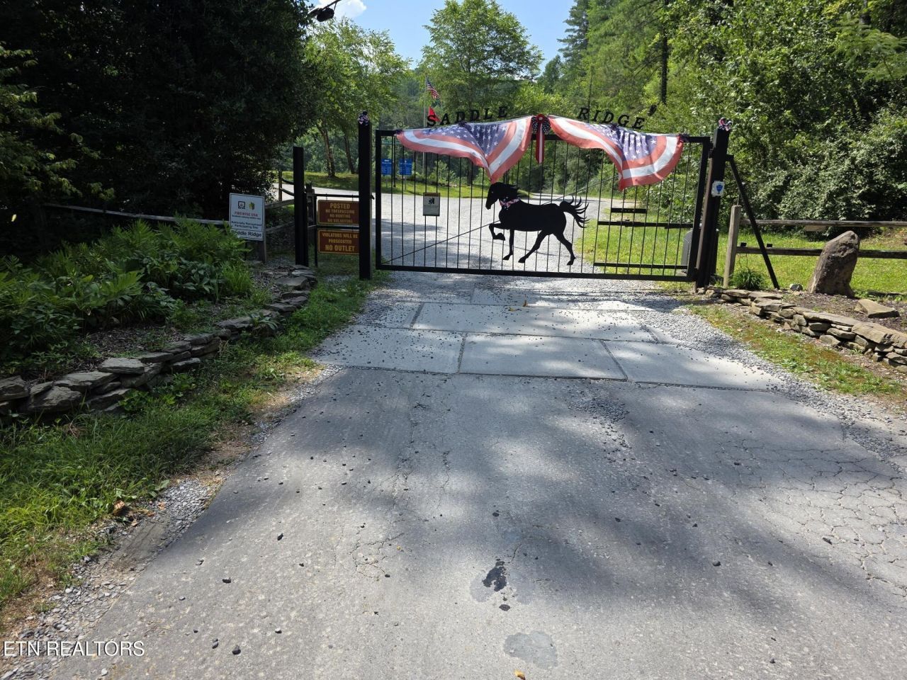 Waters End Rd, Walland, TN 37886 Main Photo