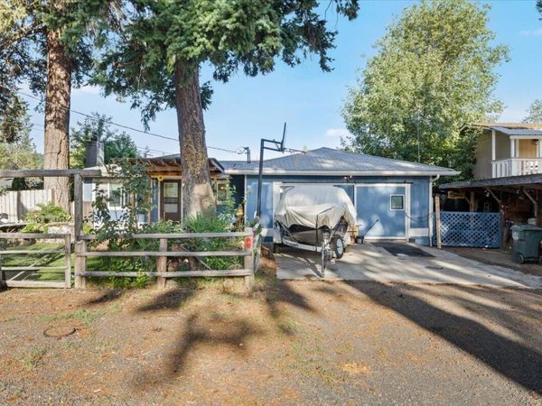 850 Laurel Avenue, Butte Falls, OR 97522