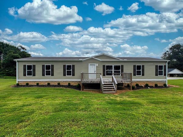 221 N Parkway St, Dresden, TN 38225