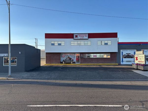 717 W Broadway Avenue, Moses Lake, WA 98837
