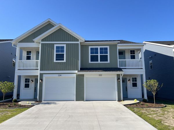 222 Elkenburg Street, Unit 7, South Haven, MI 49090