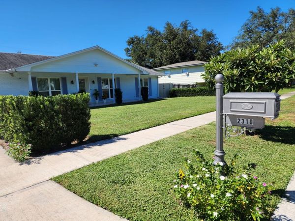 2310 MEDFORD LANE, BRANDON, FL 33511