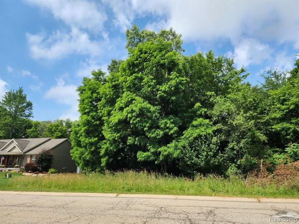 7480 Fairview Drive, Goodrich Vlg, MI 48438