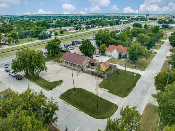 101 N Anthony ST, Hutto, TX 78634