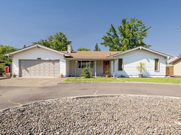 2080 Alamar Street, Medford, OR 97501