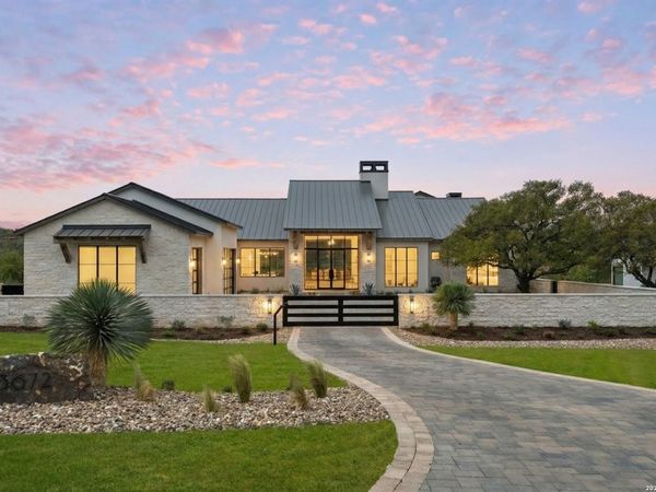3672 Clubs Dr, Boerne, TX 78006