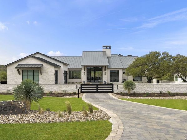 3672 Clubs Dr, Boerne, TX 78006