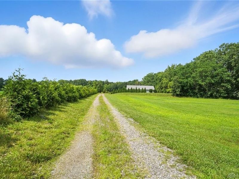 6845 Cozaddale Road, Goshen, OH 45122 Photo 1