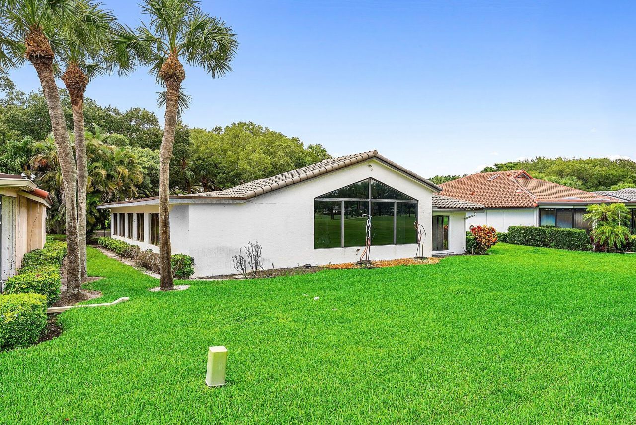 14 Oaks Lane, Boynton Beach, FL 33436 Photo