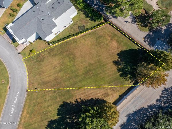 102 Park Ridge Lane, Lafayette, LA 70503